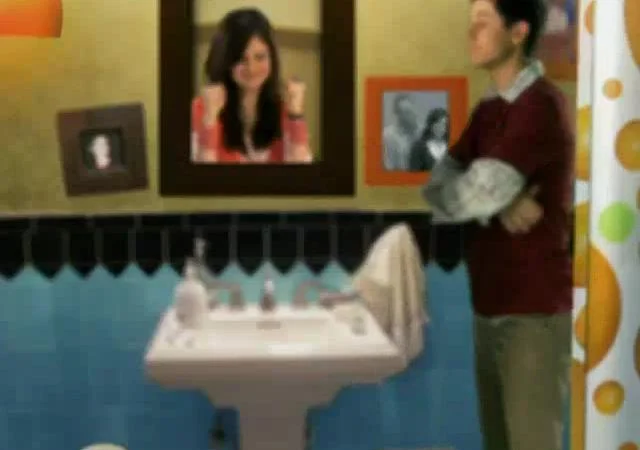 Кадры из сериала Волшебники из Вэйверли Плейс (2007)