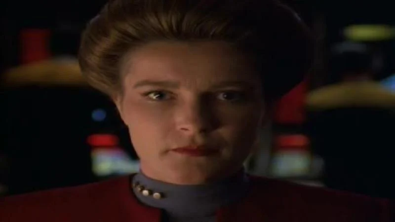 Кадры из сериала Звездный путь: Вояджер (1995)