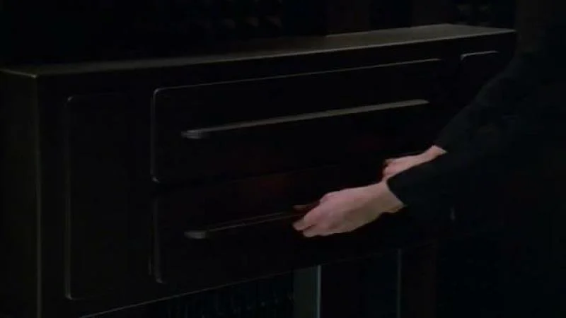 Кадры из сериала Звездный путь: Вояджер (1995)